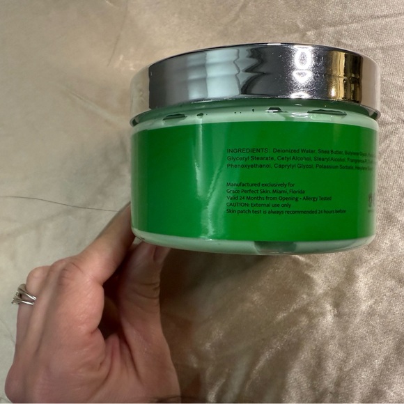 Grace Collagen Complex Salt Scrub and Body Butter - Picture 6 of 7
